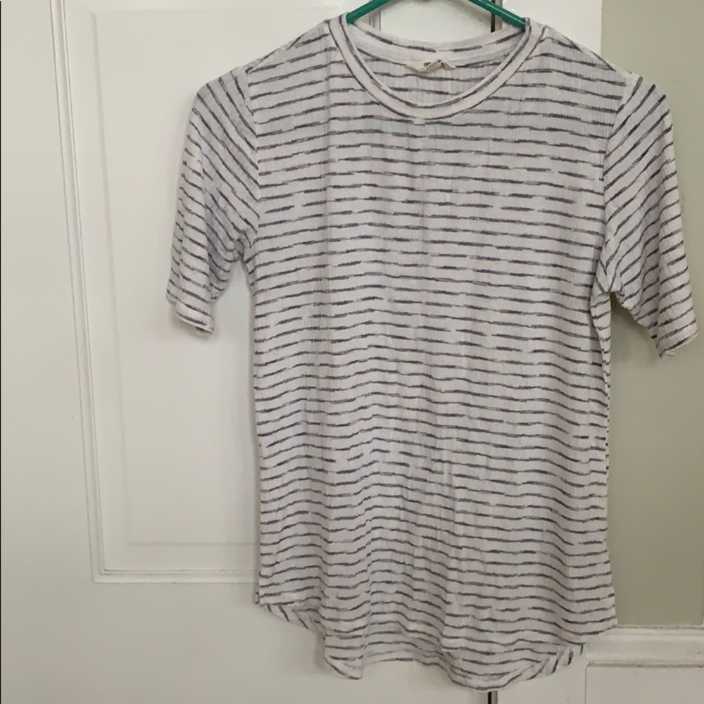 Maddie Ziegler White and Gray T Shirt